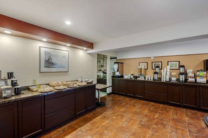 Breakfast area
