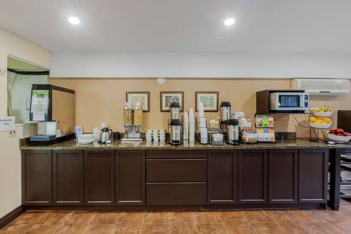 Breakfast area